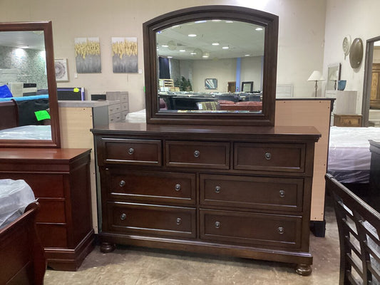 85566 - Ashley Porter Dresser w/Mirror 66x18x40
