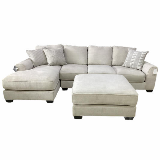 85599 - Ashley Lerenza 2pc Sectional w/Ottoman 129x70x37 / 40x40x20