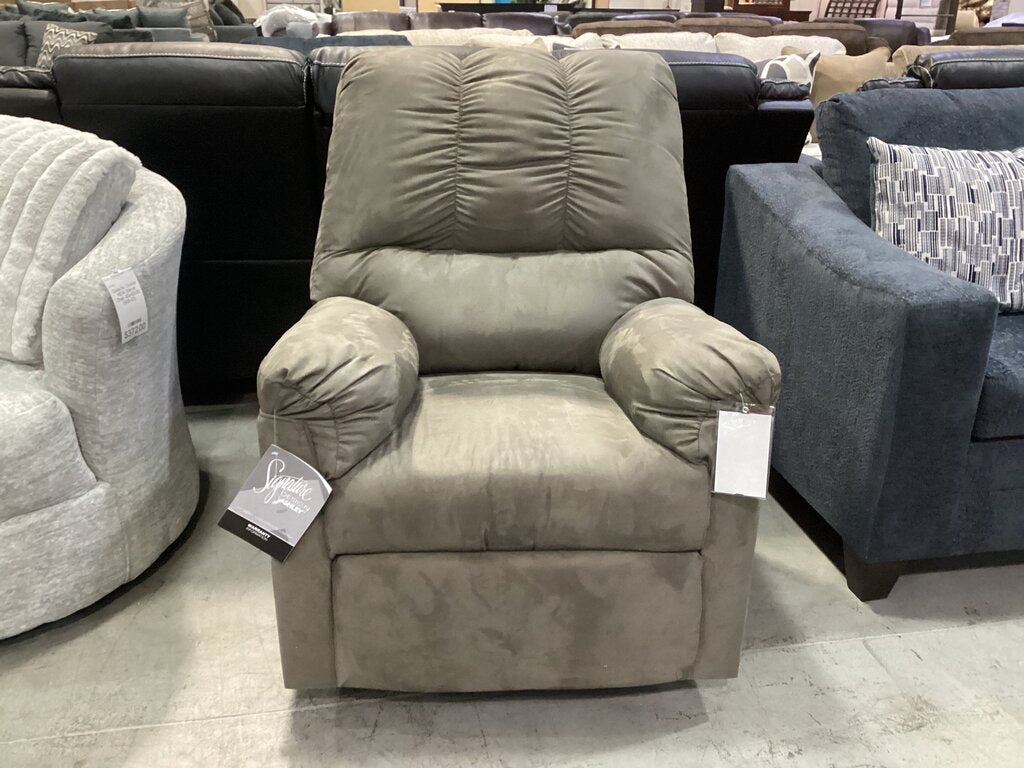 85593 - Ashley Darcy Cobblestone Recliner 33x42x42