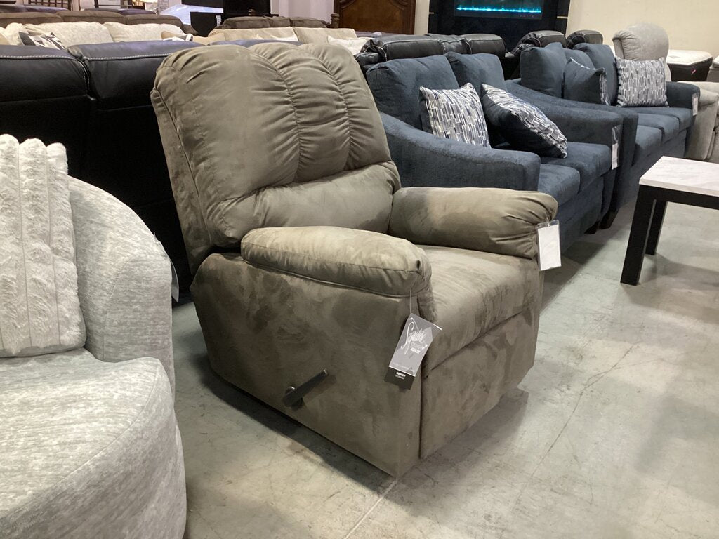 85593 - Ashley Darcy Cobblestone Recliner 33x42x42