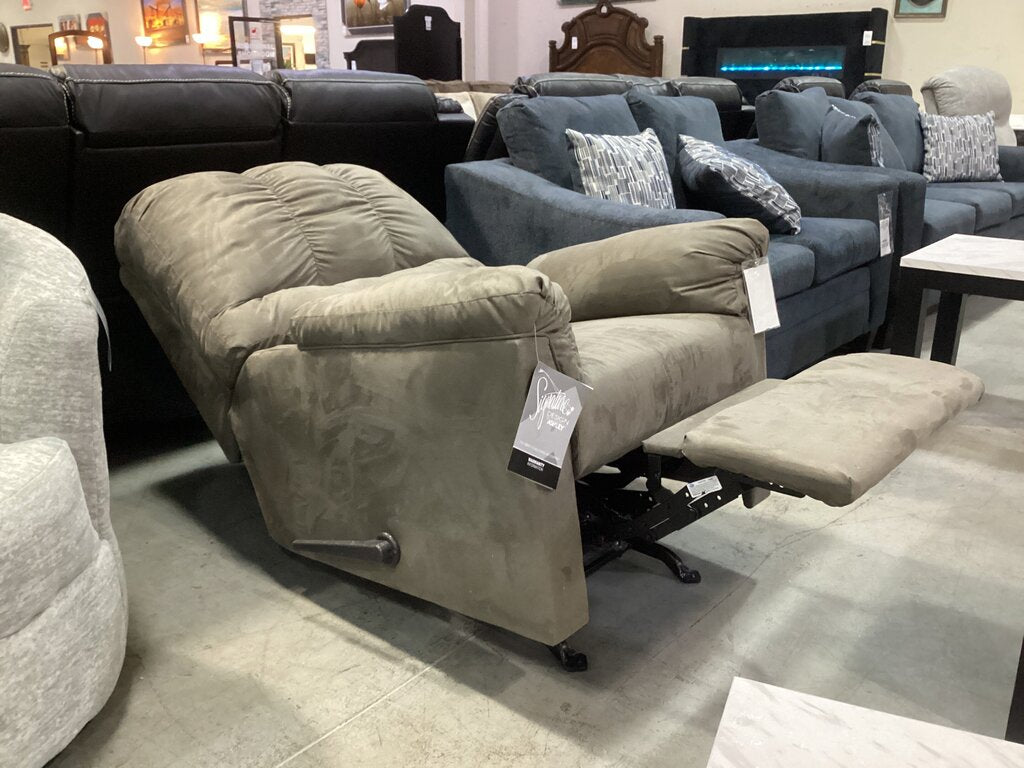 85593 - Ashley Darcy Cobblestone Recliner 33x42x42