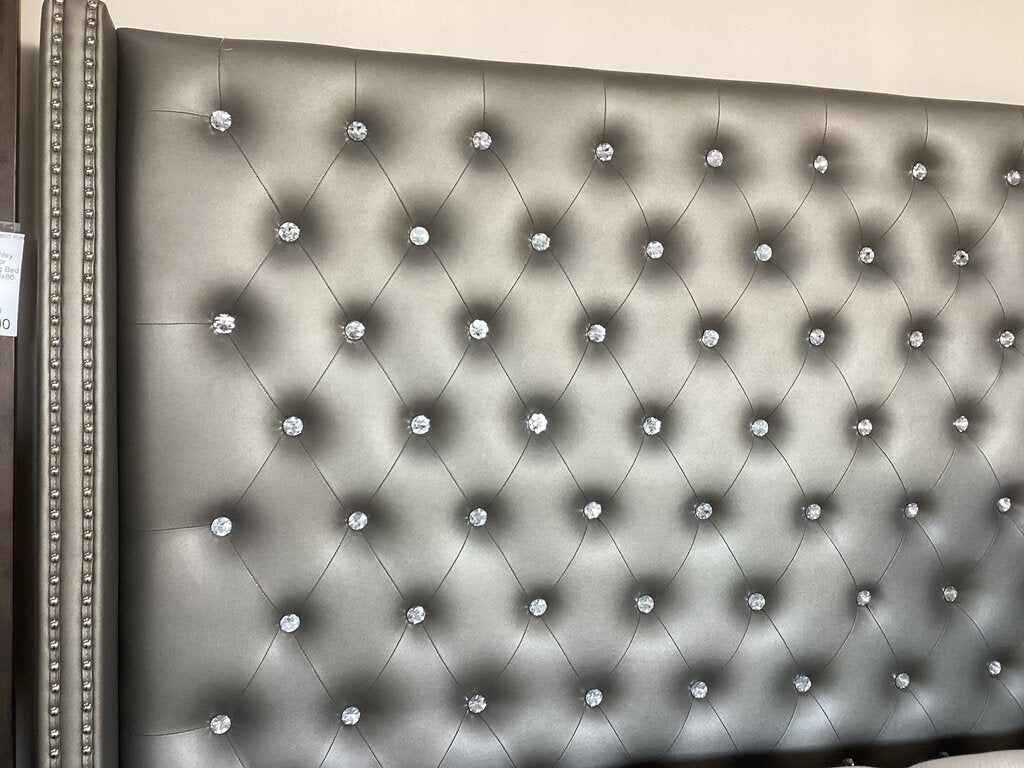 85634 - Ashley Coralayne King Bed Frame 83x88x71