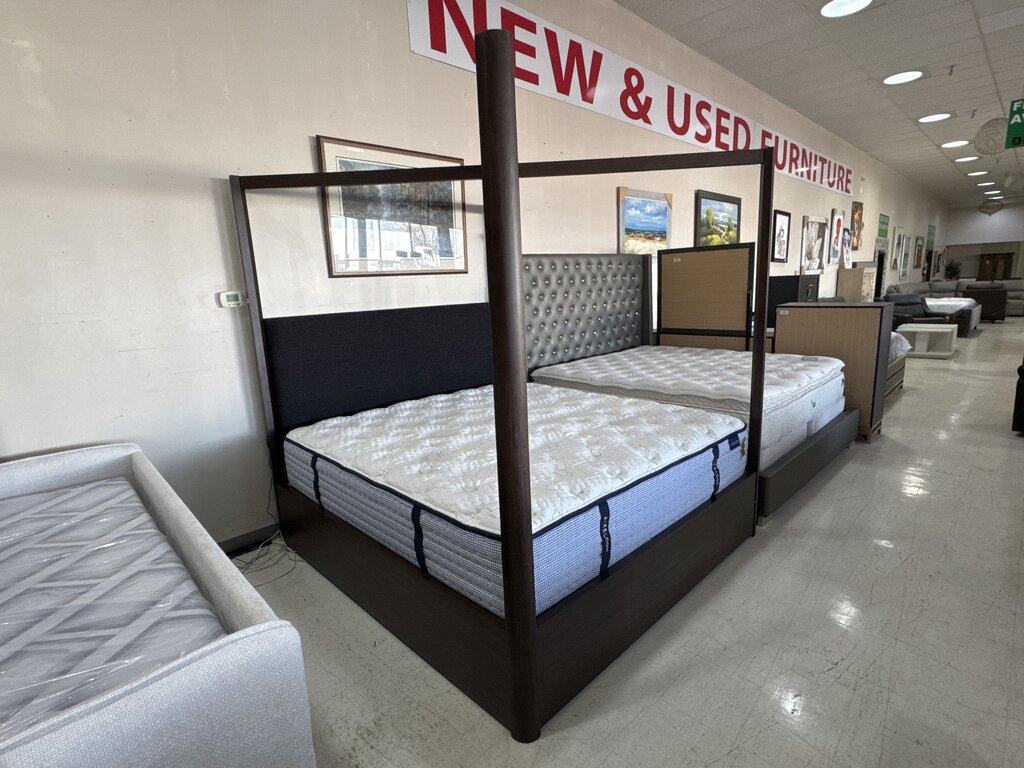 85620 - Ashley Kendamor Canopy King Bed Frame 81x86x86