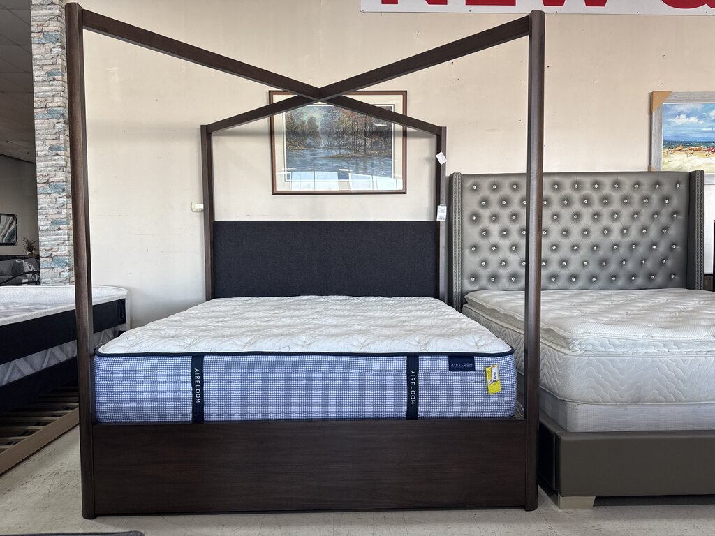 85620 - Ashley Kendamor Canopy King Bed Frame 81x86x86
