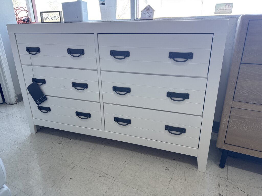 85608 - Ashley Binterglen White Dresser 58x17x36