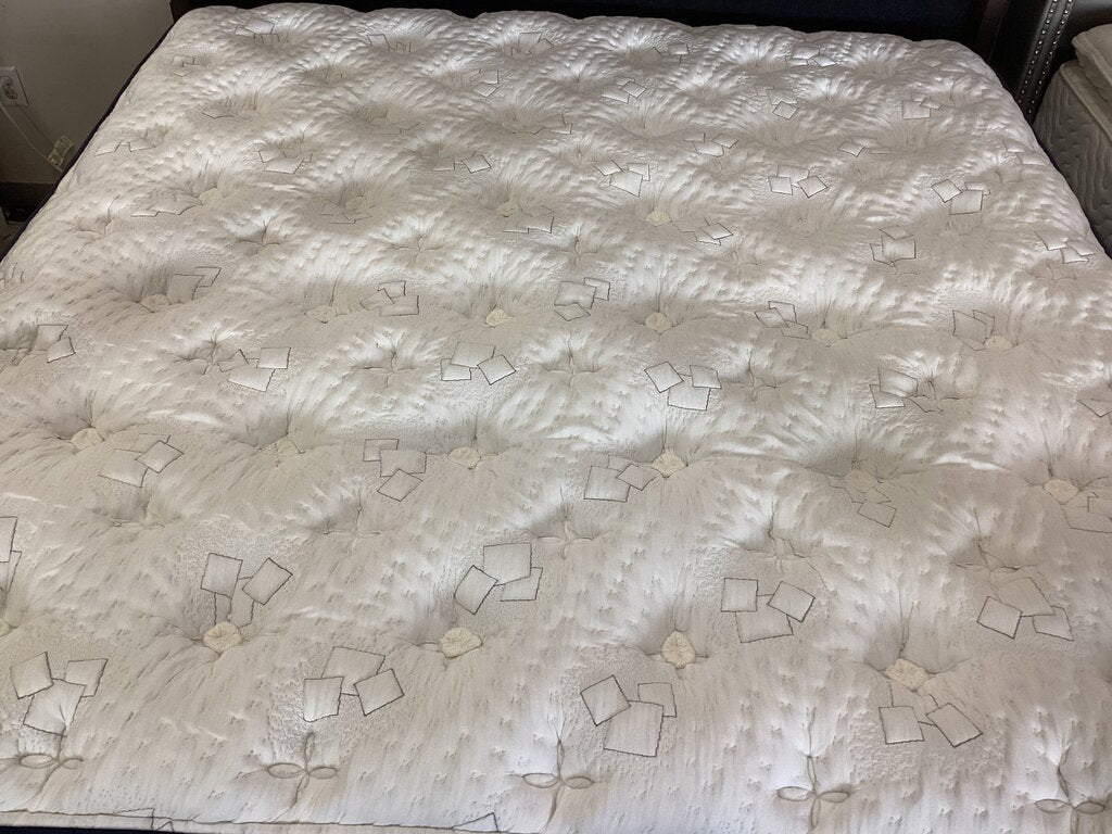 85392 - Aireloom Phoenix Tight Top Luxury Firm king Mattress