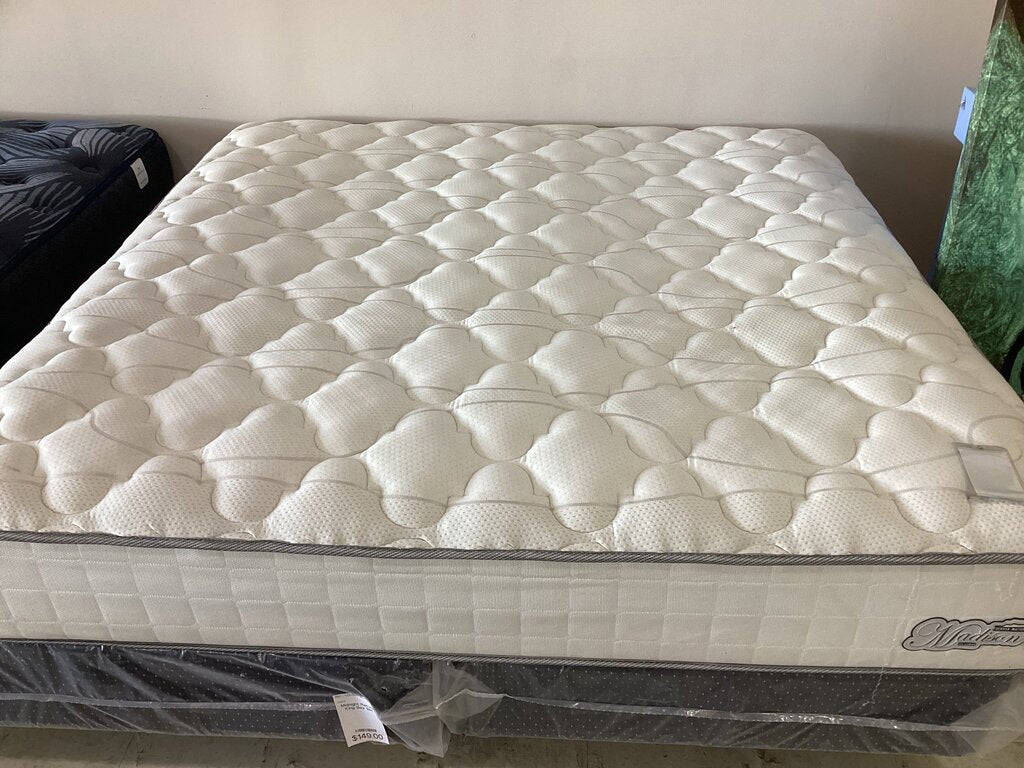 85402 - Denver Mattress Madison Plush King Mattress