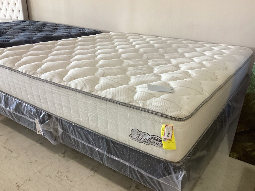 85402 - Denver Mattress Madison Plush King Mattress