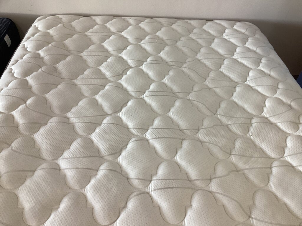 85402 - Denver Mattress Madison Plush King Mattress