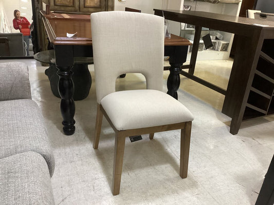 85612 Ashley Dakmore Dining Chair 19x18x37