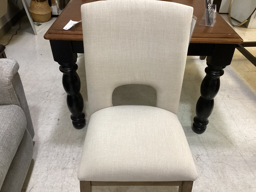 85612 Ashley Dakmore Dining Chair 19x18x37