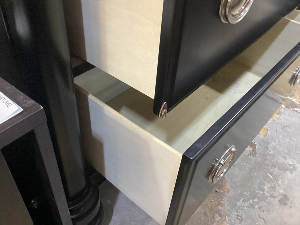 85562 - Klaussner Black Dresser 64x19x42