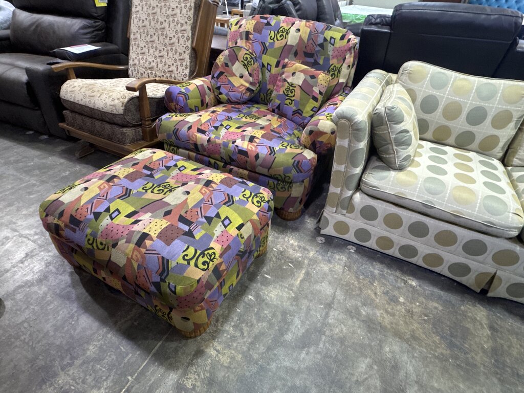 85646 - Post Modern Club Chair and Ottoman (c-43x36x33)(o-30x23x14) *Ai