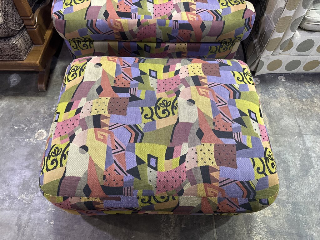 85646 - Post Modern Club Chair and Ottoman (c-43x36x33)(o-30x23x14) *Ai