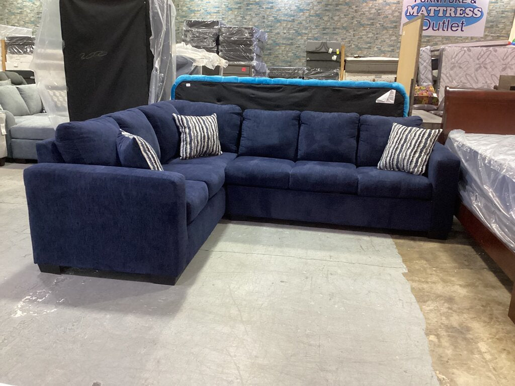 Woodland Navy New Sectional 111x88x36