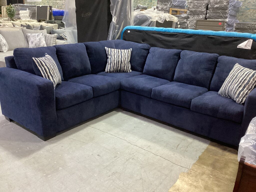 Woodland Navy New Sectional 111x88x36