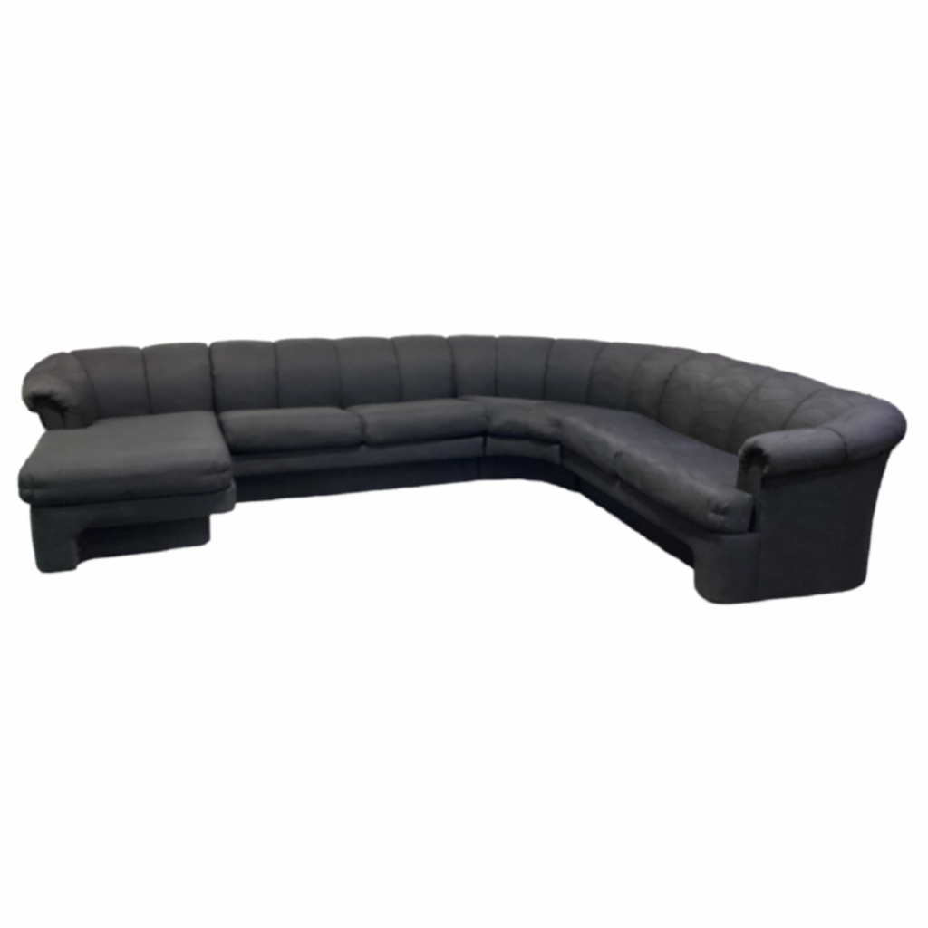 85521 - Carsons Black 4pc Sectional 134x107x30