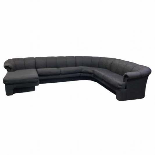 85521 - Carsons Black 4pc Sectional 134x107x30