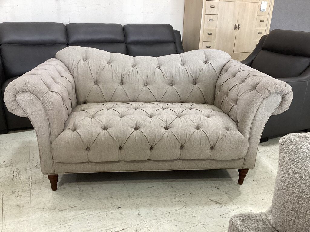 85679 Chesterfield Button Tufted Loveseat 69x36x34