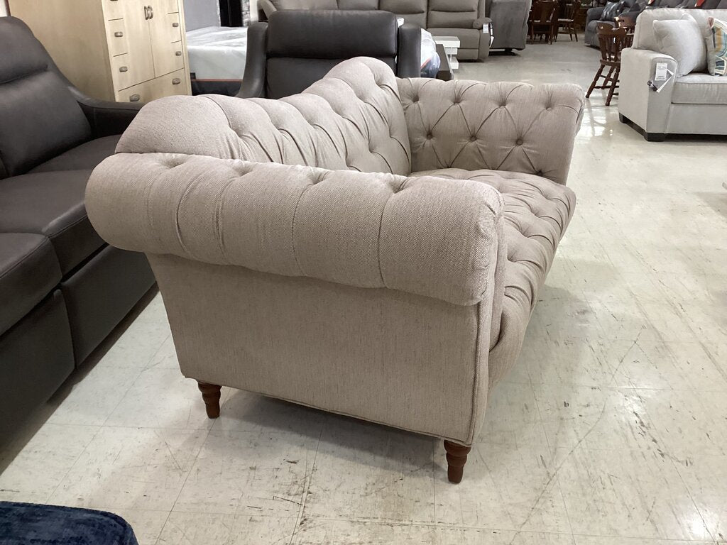 85679 Chesterfield Button Tufted Loveseat 69x36x34
