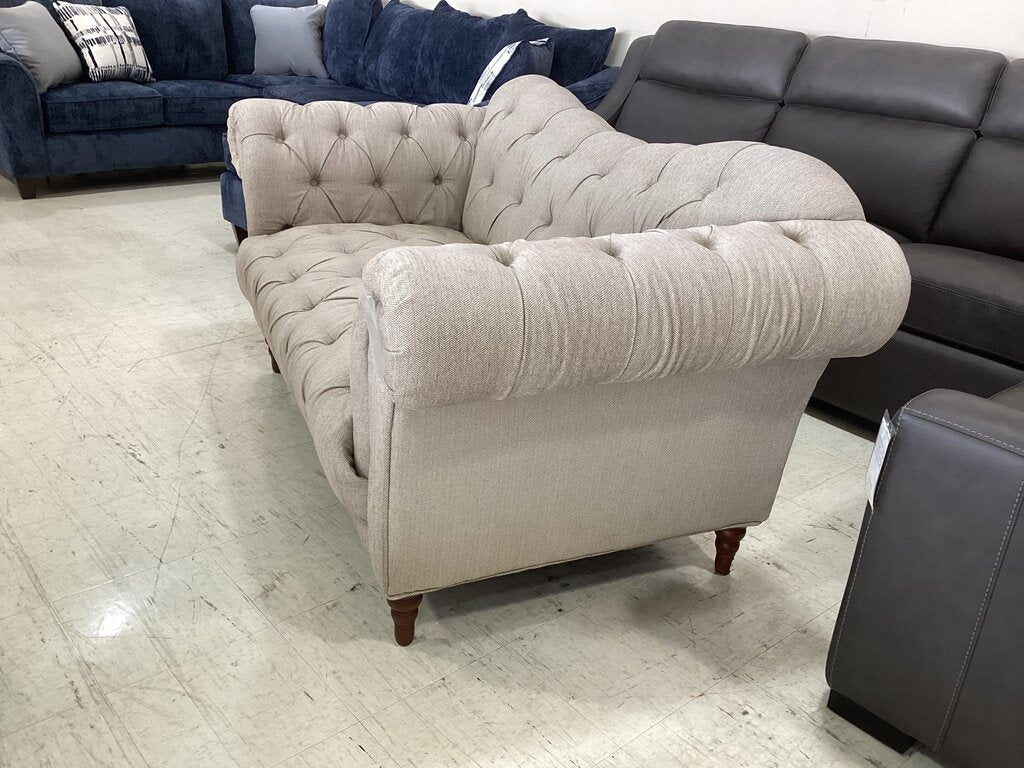 85679 Chesterfield Button Tufted Loveseat 69x36x34