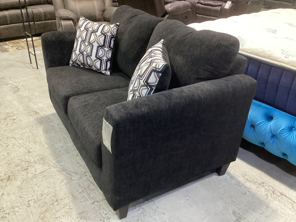 Richmond Onyx NEW Loveseat 56x35x36 (3002)