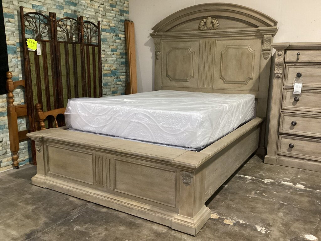 85710 - A.R.T. Chambers Arch Salvage Queen Bed Frame 71x96x82