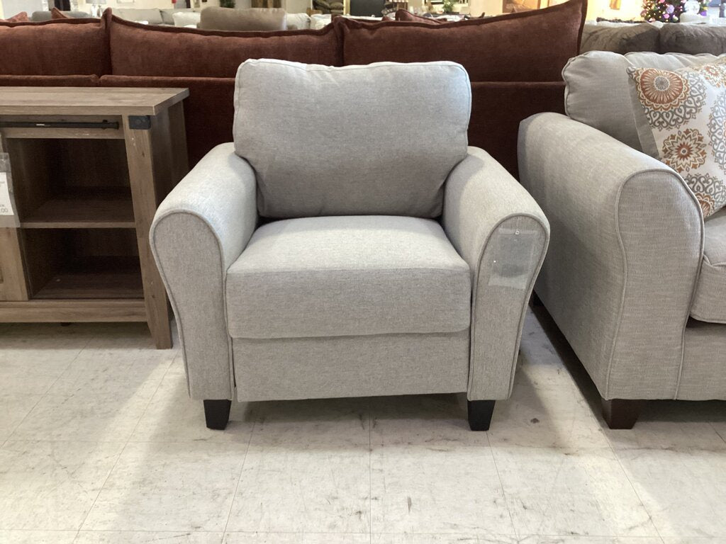 85704 - Smoky Gray Skyee Chair 36x30x35