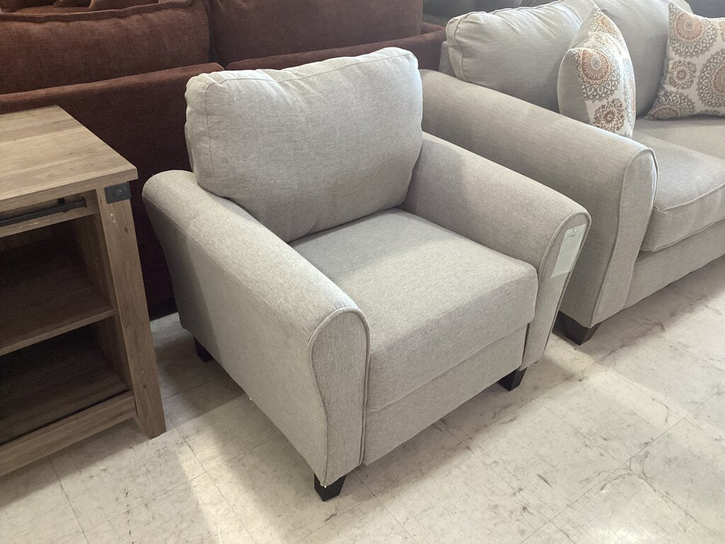 85704 - Smoky Gray Skyee Chair 36x30x35