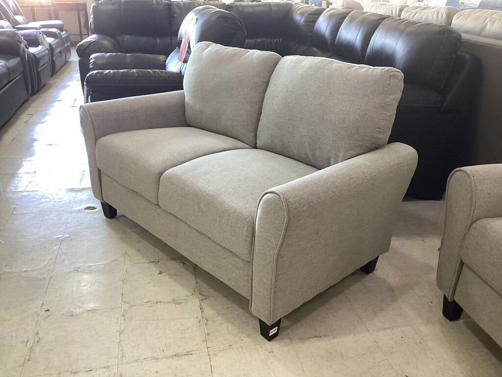 85705 - Smoky Gray Skyee Loveseat 58x30x35