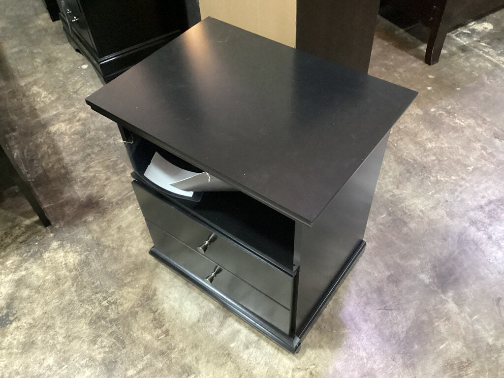 85703 - Ashley Maribel Black Nightstand 23x16x24