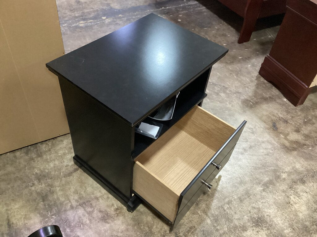 85703 - Ashley Maribel Black Nightstand 23x16x24
