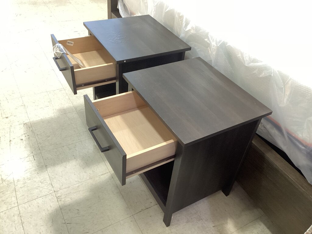 85701 - Pair of 1 Drawer Nightstands 20x18x24