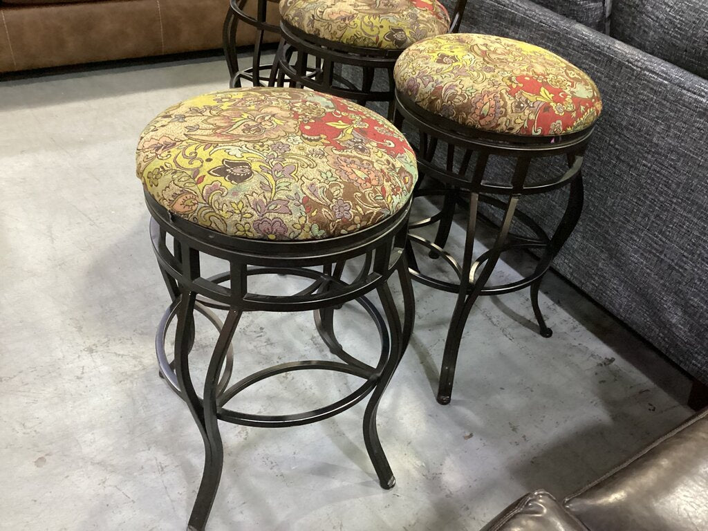 85694 - Set of 4 Counter Height Swivel Stools 18x29/45