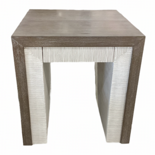 85707 - Hooker Skipper End Table 24x26x25