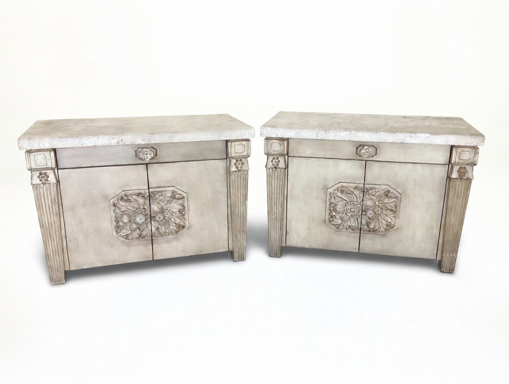 85702 - Pair of French Style Nightstands 36x22x24