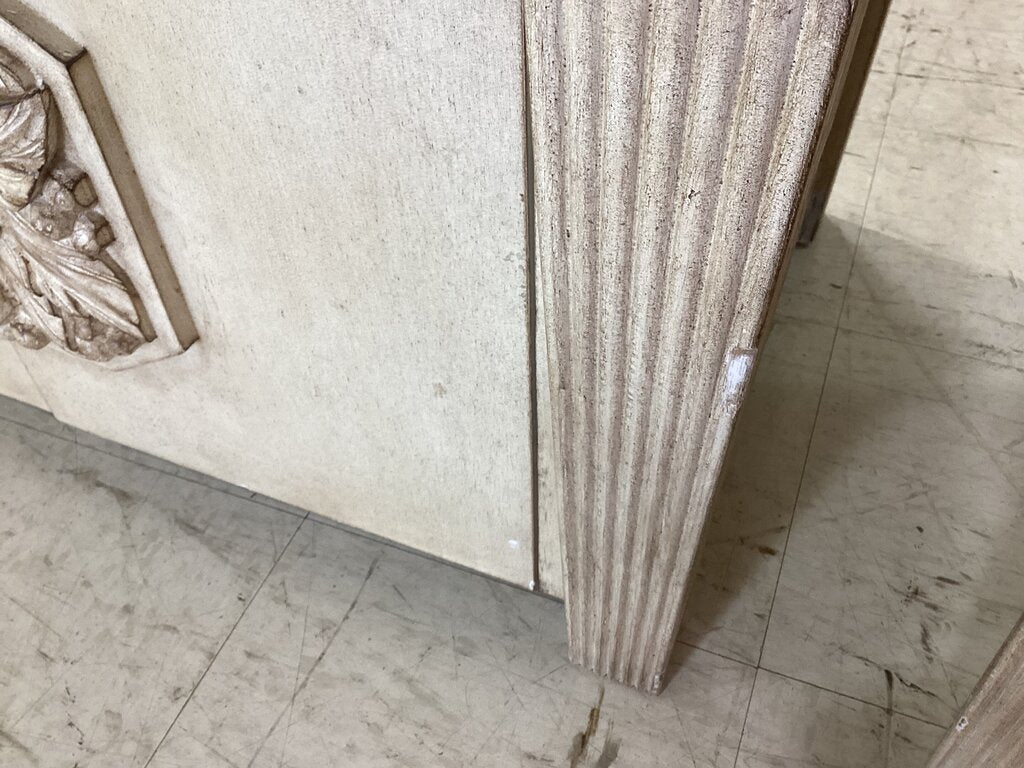 85702 - Pair of French Style Nightstands 36x22x24