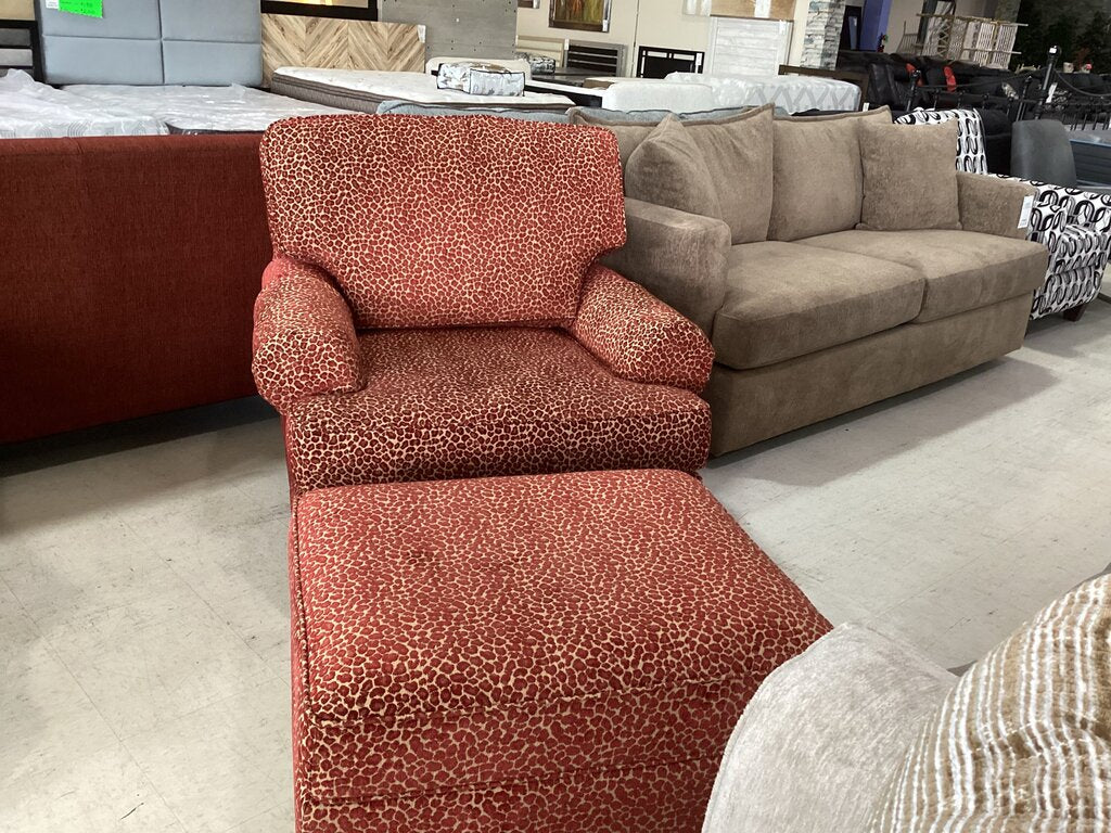 85769 - King Hickory Leopard Chair and Ottoman (40x36x36)(26x31x18)
