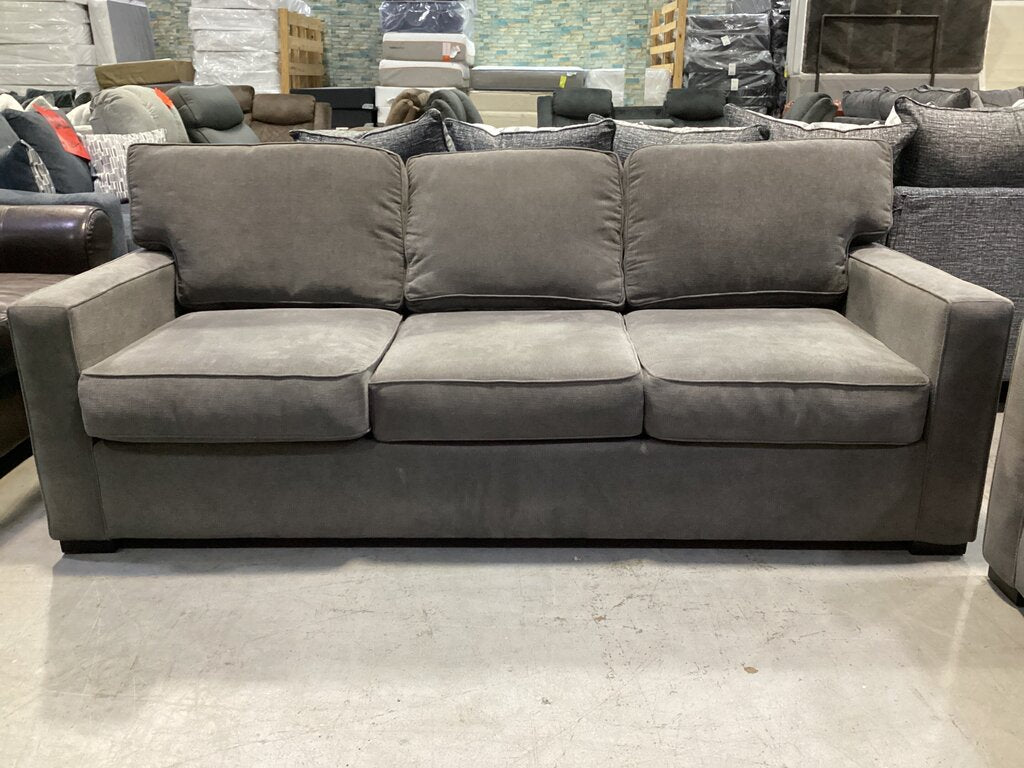 85770 - Jonathan Louis Radley Sofa and Loveseat (86x38x35)(61x38x35)