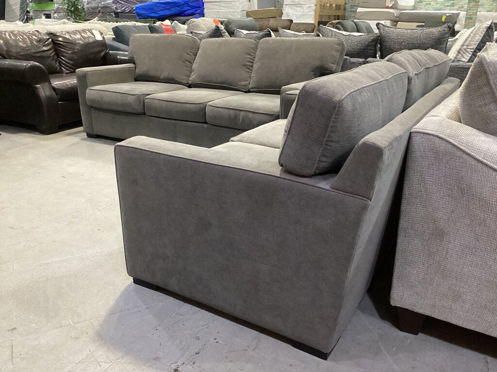 85770 - Jonathan Louis Radley Sofa and Loveseat (86x38x35)(61x38x35)