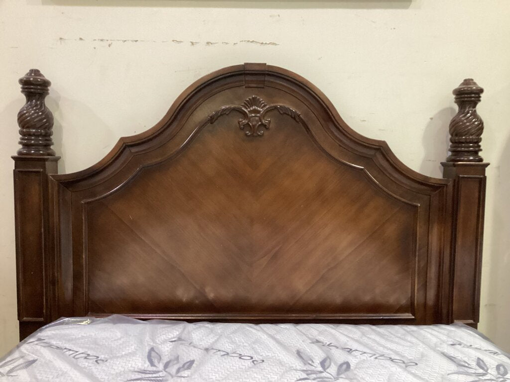 85761 - Queen Bedframe Brown 68x90x65