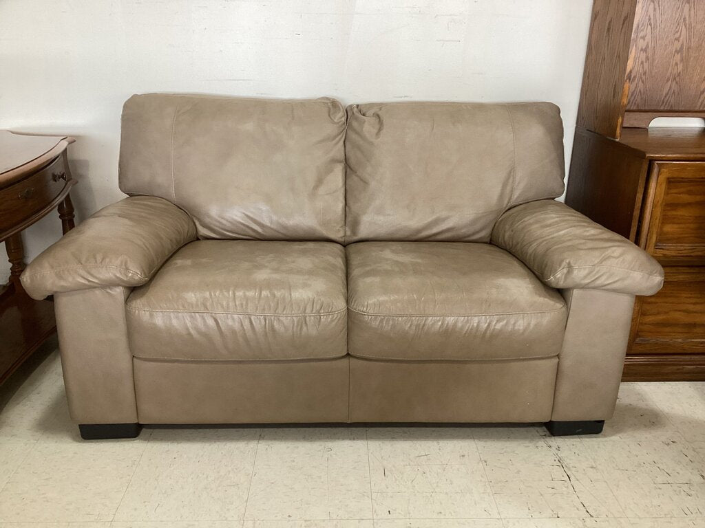 85776 (8539-1) Tan Leather Loveseat 65x37x34