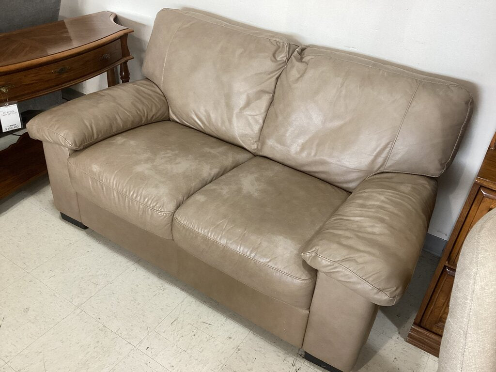 85776 (8539-1) Tan Leather Loveseat 65x37x34