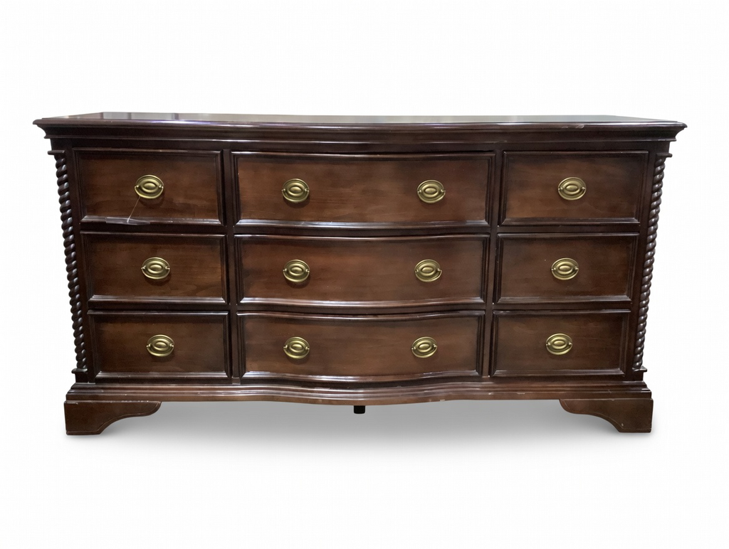 85749 - Nine Drawer Dresser 70x20x36