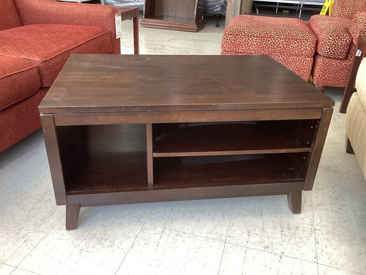 85756 - Ashley Chanceen Cocktail Table 36x24x19