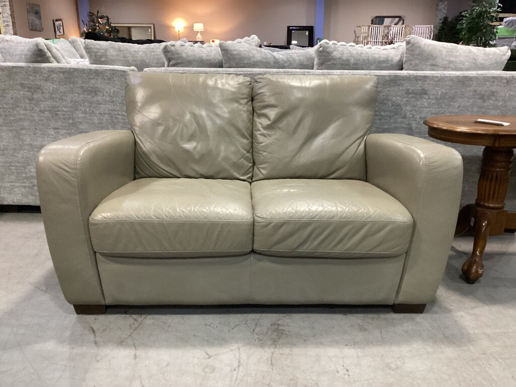 85807 - Natuzzi Leather Loveseat 58x35x33
