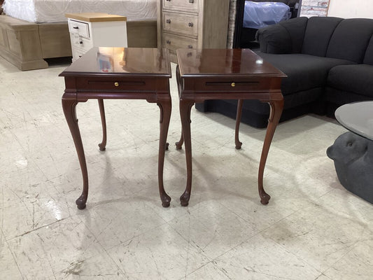 85837 Vintage Pair of Gordon's Cabriole Leg Tea Tables 18x28x26