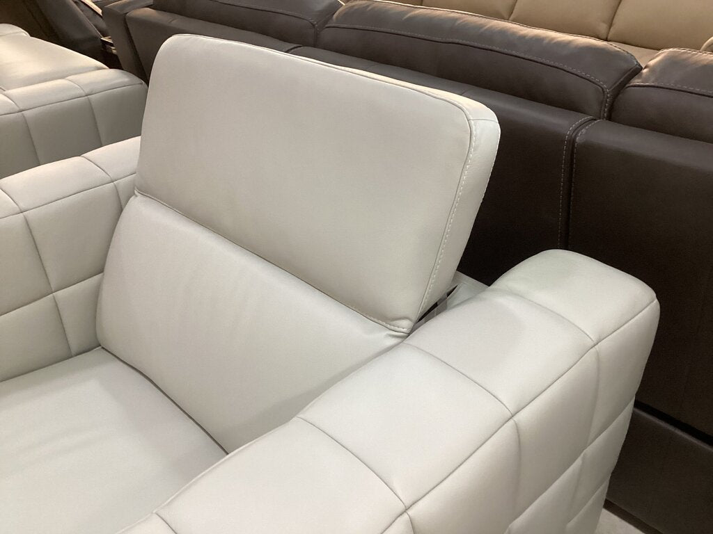 85853 Bernhardt Townsend Power Recliner 44x44x31