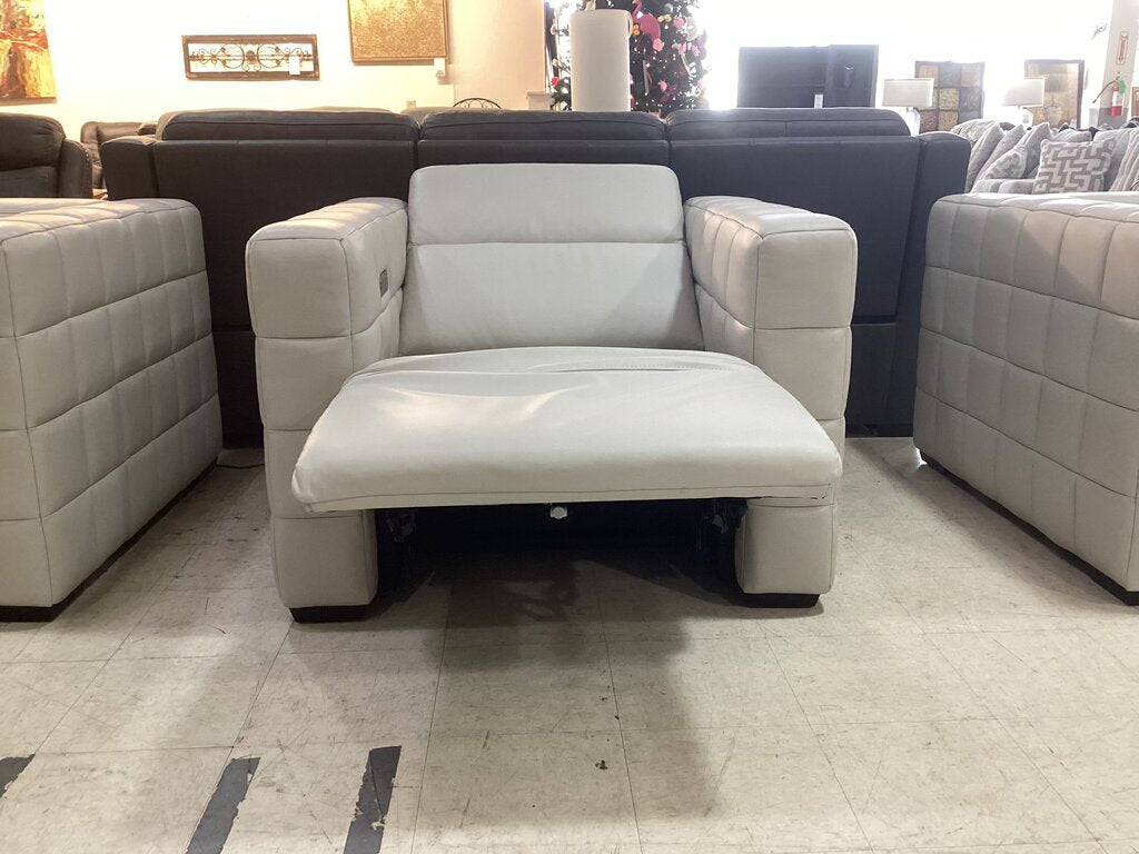 85853 Bernhardt Townsend Power Recliner 44x44x31