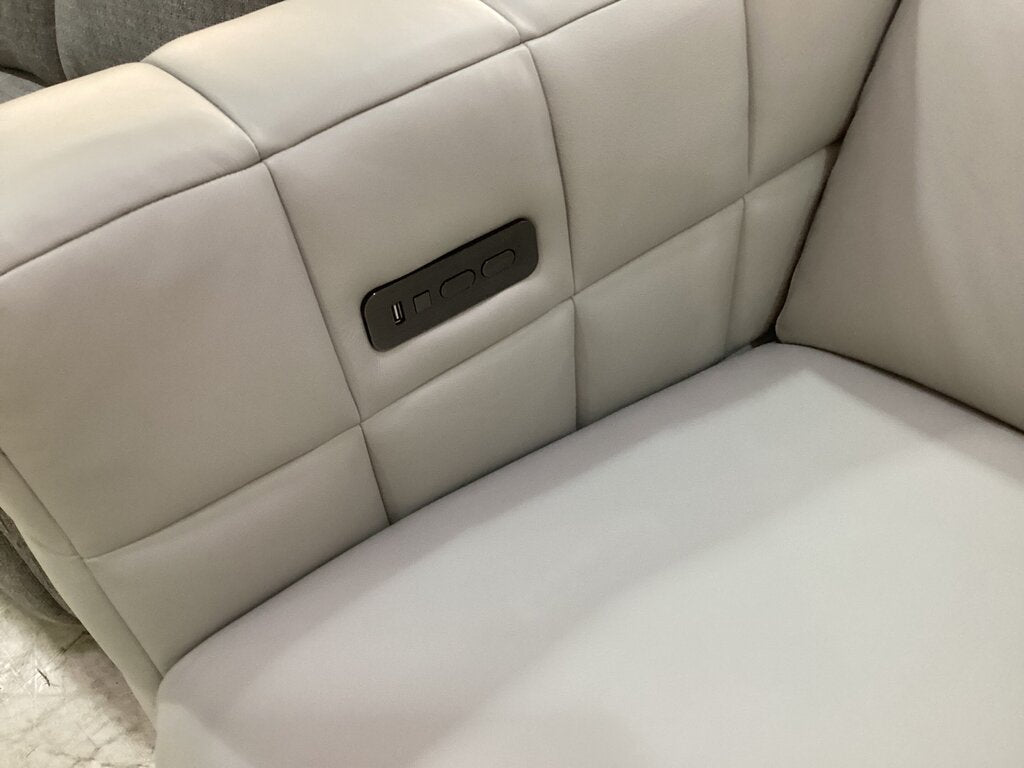 85854 - Bernhardt Townsend Power Recliner 44x44x31